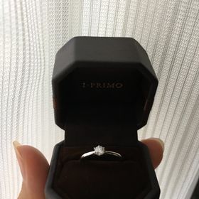 【アイプリモ(I-PRIMO)の口コミ】 彼がプロポーズ時にサプライズで用意してくれていたものなので、決め手は…