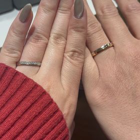 【ラザール ダイヤモンド(LAZARE DIAMOND)の口コミ】 指輪は定番のエタニティリングですが、内側からもダイヤモンドが埋め込ま…