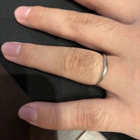 【TOWA(永遠)】の口コミ ゆるやかなV字が他とは違う少しおしゃれな感じでよかった。派手にならずシ...