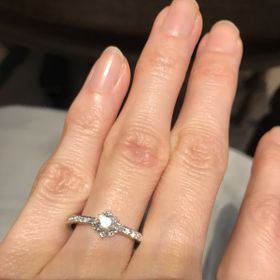 【AbHeri(アベリ)の口コミ】 指通りなめらかさ、ダイヤモンドの存在感がイメージ通りで一目惚れしまし…