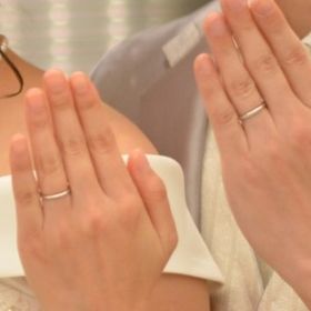 【ケイウノ ブライダル(K.UNO BRIDAL)の口コミ】 シンプルで普段の生活になじむような指輪を探していました。角のない丸い…