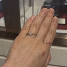 【ラザール ダイヤモンド【取扱店販売】】の口コミ 世界三大カッターズブランドですのでダイヤモンドの輝きが細かくキラキラし...