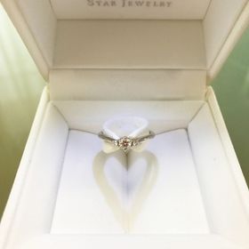 【STAR JEWELRY(スタージュエリー)の口コミ】 有名ブランドである事と憧れていたブランドだったので最初に見にいきまし…