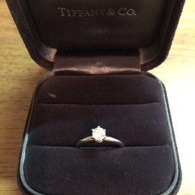 【ティファニー(Tiffany & Co.)の口コミ】 指が細めのため、あまりごつごつしたデザインのものではなく、シンプルで…