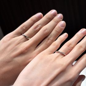 【アイプリモ(I-PRIMO)の口コミ】 ウェーブのデザインで指が細長く綺麗に見えます！また、ダイヤがたくさん…