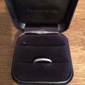 【ティファニー(Tiffany & Co.)の口コミ】 婚約指輪がティファニーのものなので、結婚指輪も同じブランドで揃えるこ…