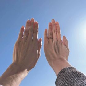 【銀座ダイヤモンドシライシの口コミ】 シンプルかつ繊細なデザインで自分たちの雰囲気に合っていた。
サイブ感も…