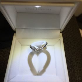 【STAR JEWELRY(スタージュエリー)の口コミ】 色々な婚約指輪がありましたが、その中でも彼が私に一番似合うと言ってく…