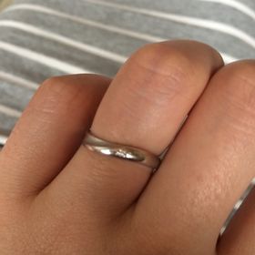 【ジュエリーツツミ(JEWELRY TSUTSUMI)の口コミ】 比較的シンプルで可愛いデザインのものを探していました。ぼかしが入って…