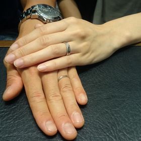 【&tique(アンティック)の口コミ】 このレリュイは、半分つや消しが施されており、その他にはない面白いデザ…