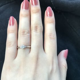 【俄(にわか)の口コミ】 横のデザインが浮いているように見えて珍しく感じました。また、中央に近…