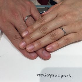 【ヴァンドーム青山(VENDOME AOYAMA)の口コミ】 3ミリ以下、石あり、ツヤ加工ありのデザインです。石ありでツヤ加工ありの…