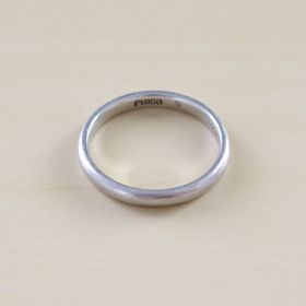 【銀座ダイヤモンドシライシの口コミ】 価格を抑えて、シンプルなデザインの指輪を探していたので、希望通り、シ…