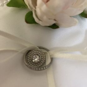 【Mariage ent(マリアージュエント)の口コミ】 何軒か指輪をみにまわっていましたが、ピンとくるものがなく決め兼ねてい…