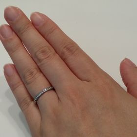 【ティファニー(Tiffany & Co.)の口コミ】 ハーフエタニティなところが可愛い。
どの角度から見てもキラキラと輝いて…