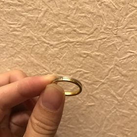 【ラザール ダイヤモンド(LAZARE DIAMOND)の口コミ】 まず、私たち夫婦が結婚指輪に求める条件は２つでした。
①ダイヤがついて…