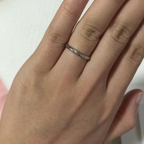 【銀座ダイヤモンドシライシの口コミ】 婚約指輪とペアリングしたかったので、ダイヤモンドは控えめなデザインを…