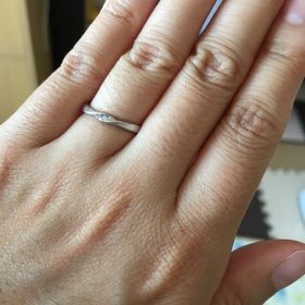 【JEWELRY  KAMATA(ジュエリーかまた)の口コミ】 旦那は職場でも使えるようになるべくシンプルで細めのリングを探してまし…