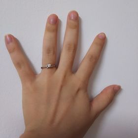 【festaria bijou SOPHIA(フェスタリア ビジュソフィア)の口コミ】 ダイヤがメインの横に更に2つ、階段のように連なっていたのが可愛らしかっ…