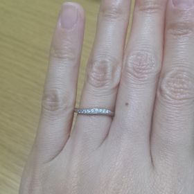 【TASAKI(タサキ)の口コミ】 シンプルながらウェーブのあるラインに惹かれました。私は指が細いので、…