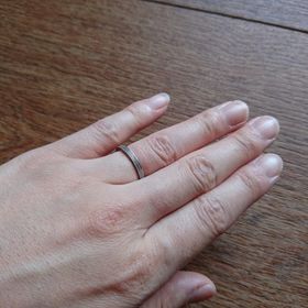 【agete(アガット)の口コミ】 婚約指輪と結婚指輪のセットデザインでした。婚約指輪だけ先に購入したの…