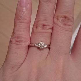 【ジュエリーツツミ(JEWELRY TSUTSUMI)の口コミ】 この指輪に出会ってからも、比較のため銀座の有名店舗やダイヤのルースま…