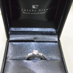 【ラザール ダイヤモンド(LAZARE DIAMOND)の口コミ】 ダイヤモンドの輝きが美しく、洗練されたシンプルなデザインがとても気に…