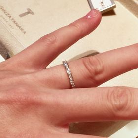 【ギンザタナカブライダル(GINZA TANAKA BRIDAL)の口コミ】 ハーフエタニティで探していました。価格が手頃な点が良い点です。デザイ…