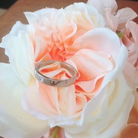 【REGALO(レガロ)の口コミ】 人とは少し違う指輪が欲しくて色んなブランドも見たけれど、セミオーダー…