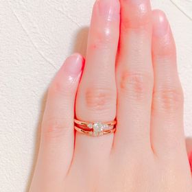 【LUCIE(ルシエ)の口コミ】 リングが細いので着け心地がすごく良かったです。結婚指輪とセットで着け…