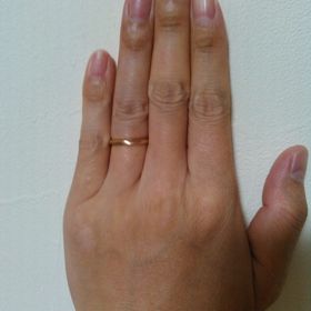 【Love Bond(ラブボンド)の口コミ】 妻が選んだ商品のペアリングでは、付けた時に自分の指の太さや肌の色に合…
