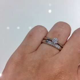 【ラザール ダイヤモンド【取扱店販売】の口コミ】 世界で一番美しいダイヤモンドと言われているだけあって、輝きがすごかっ…