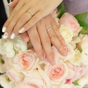 【ケイウノ ブライダル(K.UNO BRIDAL)の口コミ】 わたしたち夫婦は指が細いので（新郎11号、新婦4号）華奢で細身のリングを…