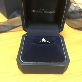 【銀座ダイヤモンドシライシの口コミ】 初めて選んだ指輪だったので、この指輪以外知らないが見つけた時に欲しい…