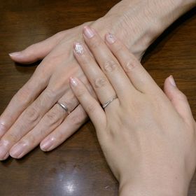 【銀座ダイヤモンドシライシの口コミ】 Bouquetのぐるりと施されたダイヤでどこから見てもキレイなシルエットと迷…