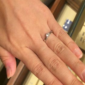 【ギンザタナカブライダル(GINZA TANAKA BRIDAL)の口コミ】 婚約指輪はあまりつけないと思ったのでリーズナブルであることをまず重視…