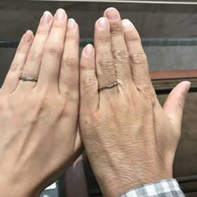 【アンジェリックフォセッテ(Angelique Fossette)の口コミ】 来店前は、S字でカーブの綺麗なものにしようと思っていましたが、婚約指輪…