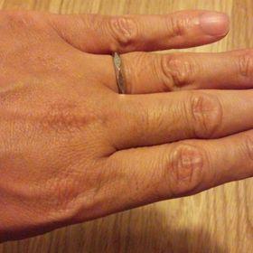 【ブシュロン(BOUCHERON)の口コミ】 ひし形にカットされた面が　かなりキラキラと反射して、まるでダイヤモン…