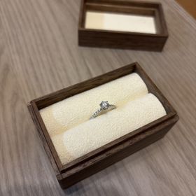 【PORTADA(ポルターダ)】の口コミ 指のラインを綺麗に見せてくれる、ハーフエタニティの形に一目惚れしました...