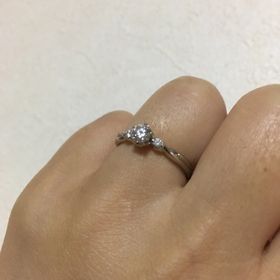 【ギンザタナカブライダル(GINZA TANAKA BRIDAL)の口コミ】 台座が付いていなくて、結婚後も外出する時には着けられたらいいと思い、…