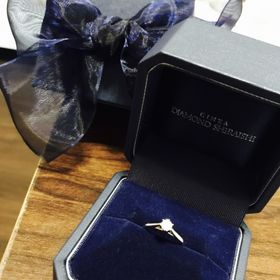 【銀座ダイヤモンドシライシの口コミ】 婚約指輪は、日常も結婚指輪と合わせて付けていたいので、合わせやすいも…