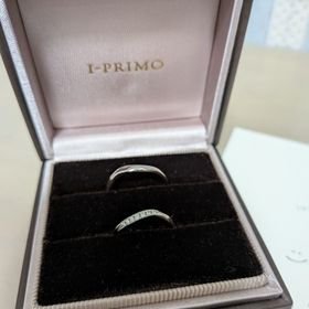 【アイプリモ(I-PRIMO)の口コミ】 女性用のリングにはダイヤモンドが7石以上施されていて、どの角度から見て…