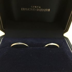 【銀座ダイヤモンドシライシの口コミ】 来店前は結婚指輪のイメージをぼんやりと思い浮かべながら、周りの人たち…