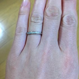 【4℃ BRIDAL(ヨンドシーブライダル)の口コミ】 旦那さんがデザインをとても気に入っていて、私はストレートラインが良か…