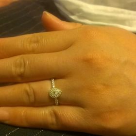 【SIENAROSE(シエナロゼ)の口コミ】 エタニティの要素とセンターのダイヤ周りのミル打ちのバランスがとても良…