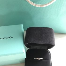【ティファニー(Tiffany & Co.)の口コミ】 シンプルだけどダイヤは目立たせたい
ので沢山試着しました。
全て可愛い…