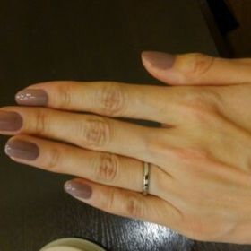 【ヴァン クリーフ＆アーペル(Van Cleef & Arpels)の口コミ】 少し角ばっていてカジュアル。よくある結婚指輪は丸いので若干違います。…