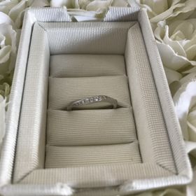 【アイプリモ(I-PRIMO)の口コミ】 決めてはやはりデザインです。もともとストレートの指輪よりウェーブがか…