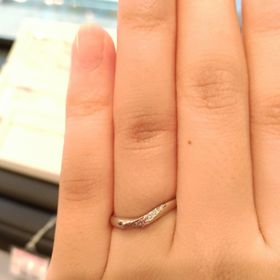 【Ginza Rim(銀座リム)の口コミ】 白ダイヤ５つのデザインだったのですが、そのうちの１石をピンクダイヤモ…