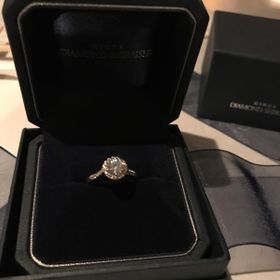 【銀座ダイヤモンドシライシの口コミ】 店長さんが接客してくださいました。
ctが0.3〜0.5くらいで探してたのです…